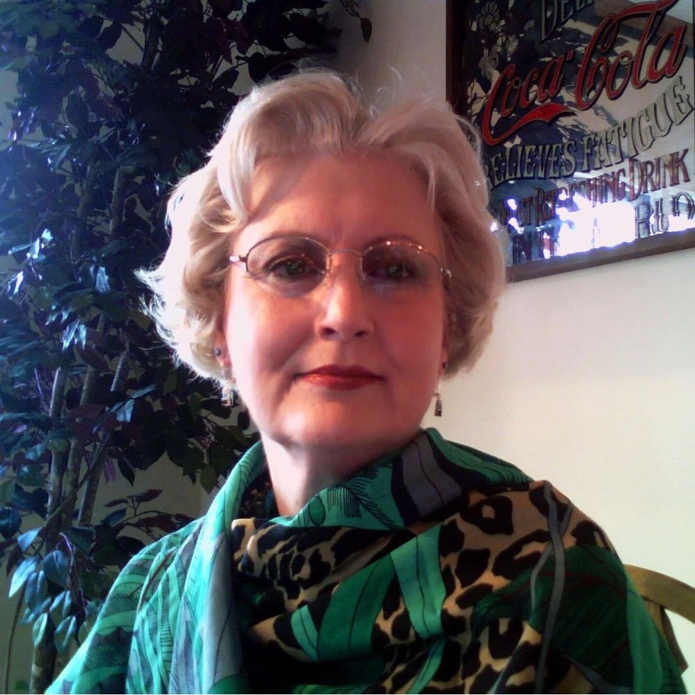 Meet your Posher, Dinah